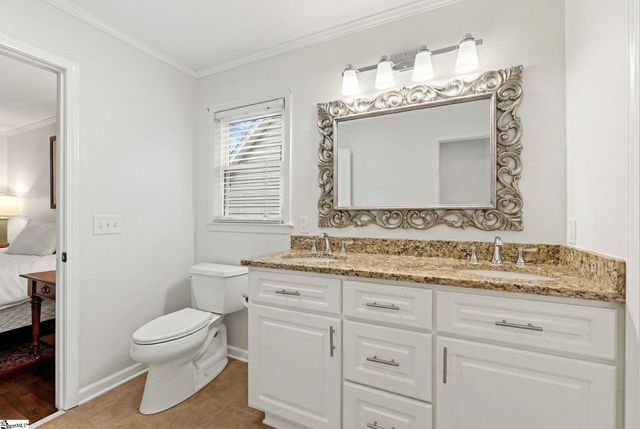 32 Oak Crest Court, Greenville, SC 29605