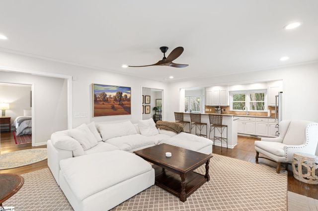 32 Oak Crest Court, Greenville, SC 29605