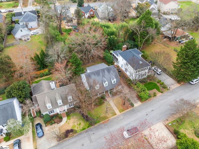 32 Oak Crest Court, Greenville, SC 29605