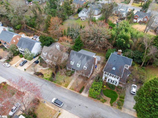 32 Oak Crest Court, Greenville, SC 29605