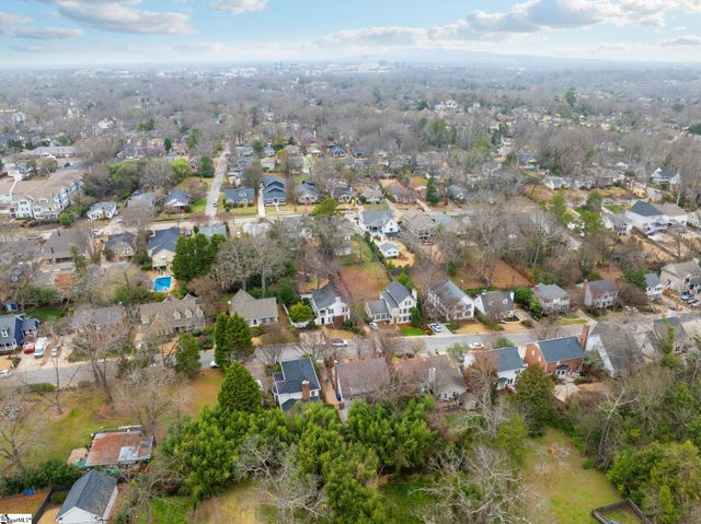 32 Oak Crest Court, Greenville, SC 29605