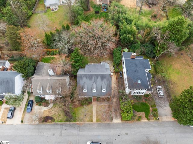 32 Oak Crest Court, Greenville, SC 29605