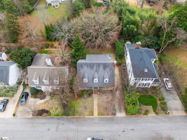 32 Oak Crest Court, Greenville, SC 29605