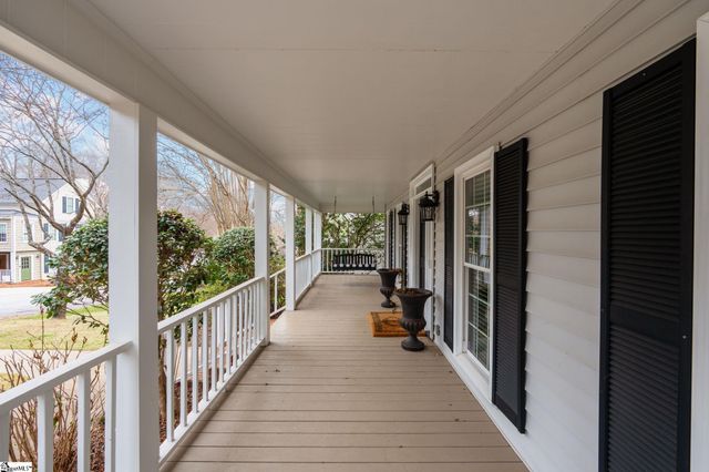 32 Oak Crest Court, Greenville, SC 29605