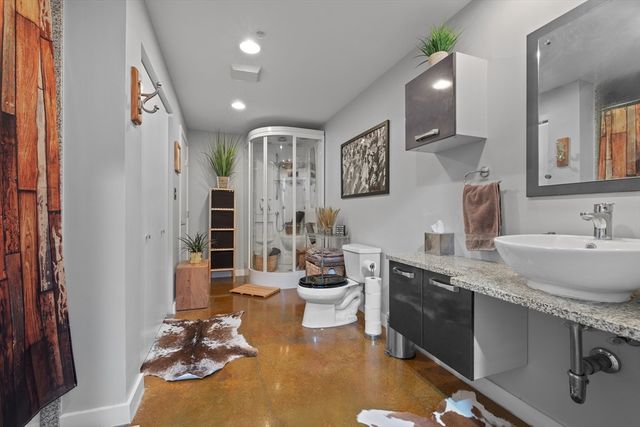 950 Broadway 27, Chelsea, MA 02150
