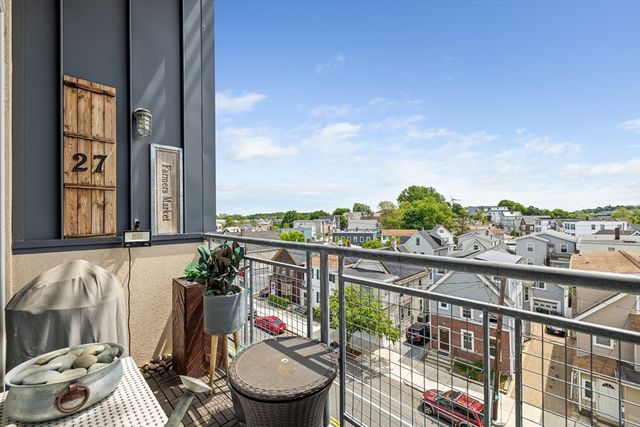 950 Broadway 27, Chelsea, MA 02150