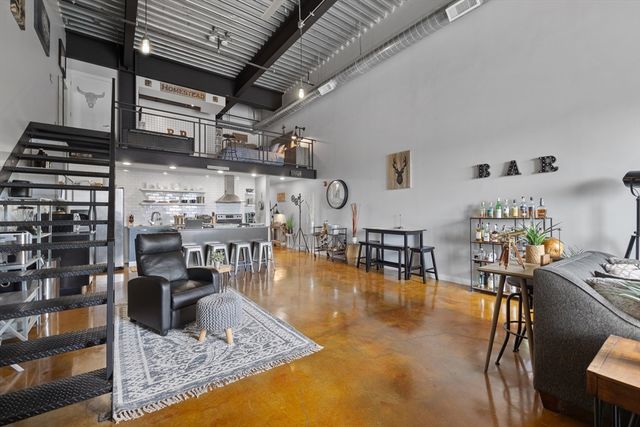 950 Broadway 27, Chelsea, MA 02150