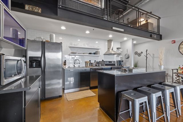 950 Broadway 27, Chelsea, MA 02150