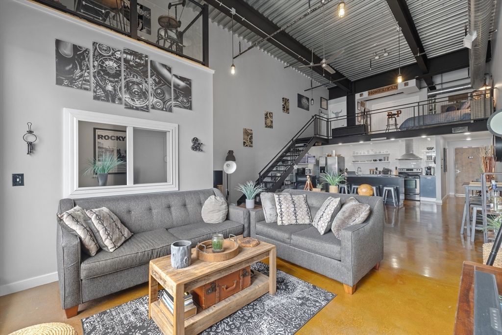 950 Broadway 27, Chelsea, MA 02150