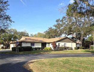 4735 OAK HILL DRIVE 8, Sarasota, FL 34232