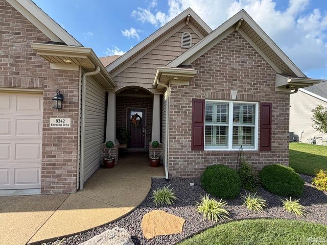 8242 Edenton Drive, Evansville, IN 47715