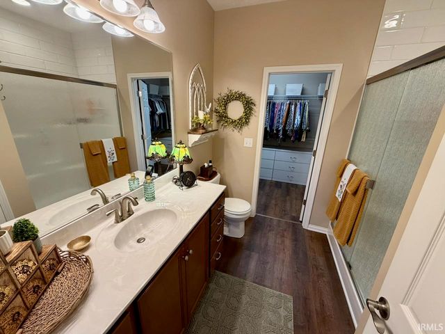 8242 Edenton Drive, Evansville, IN 47715