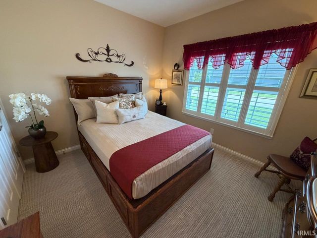 8242 Edenton Drive, Evansville, IN 47715