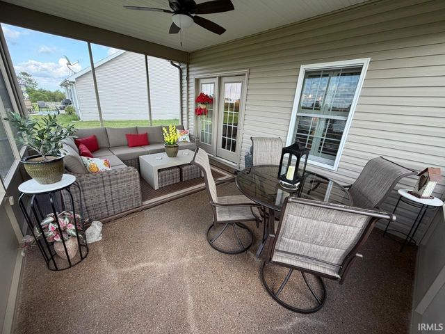8242 Edenton Drive, Evansville, IN 47715