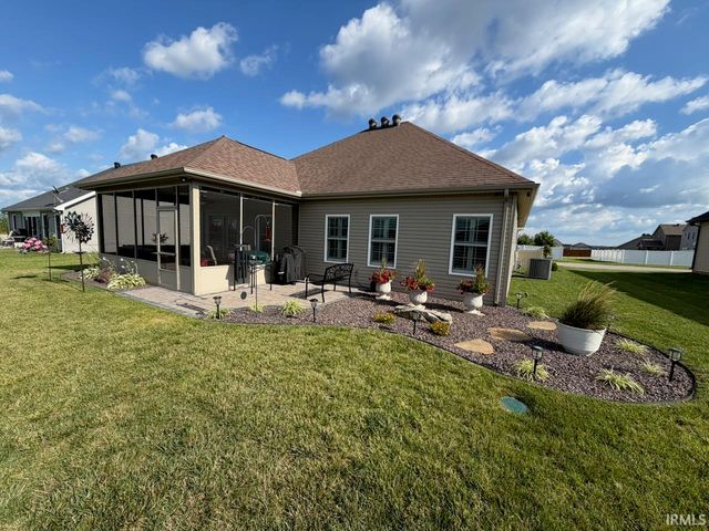 8242 Edenton Drive, Evansville, IN 47715