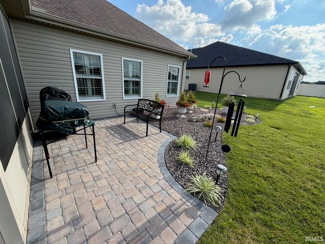 8242 Edenton Drive, Evansville, IN 47715