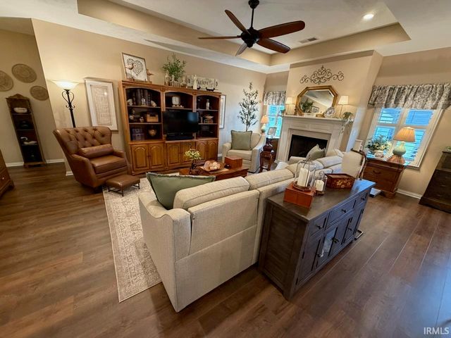 8242 Edenton Drive, Evansville, IN 47715