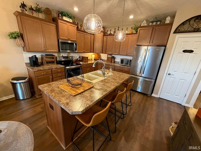 8242 Edenton Drive, Evansville, IN 47715