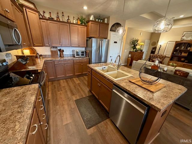8242 Edenton Drive, Evansville, IN 47715