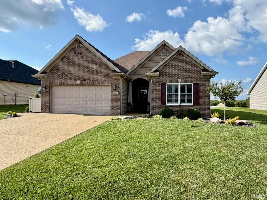 8242 Edenton Drive, Evansville, IN 47715