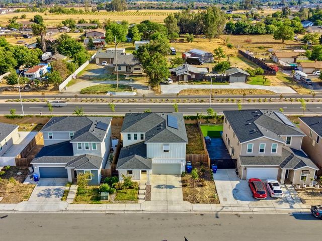 5843 W Laguna Avenue, Fresno, CA 93722