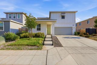 5843 W Laguna Avenue, Fresno, CA 93722