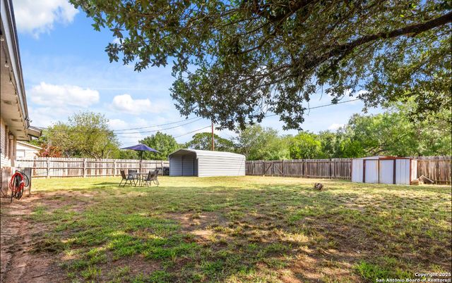 1309 E Medina, Pearsall, TX 78061