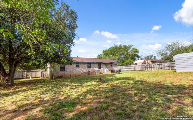 1309 E Medina, Pearsall, TX 78061