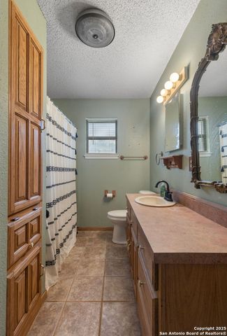 1309 E Medina, Pearsall, TX 78061