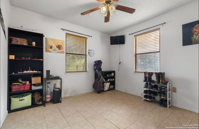 1309 E Medina, Pearsall, TX 78061