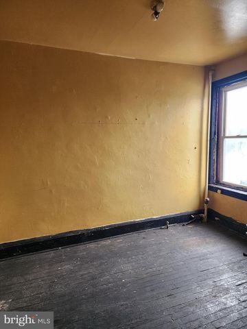 2702 RIDGE AVE, Philadelphia, PA 19121