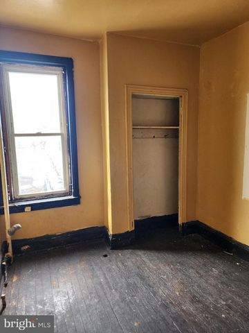 2702 RIDGE AVE, Philadelphia, PA 19121