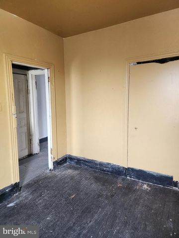 2702 RIDGE AVE, Philadelphia, PA 19121