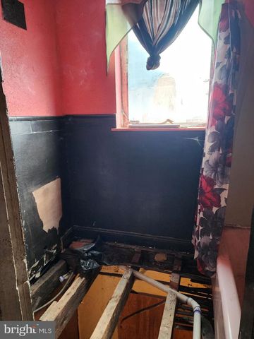 2702 RIDGE AVE, Philadelphia, PA 19121