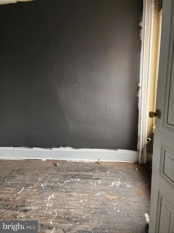 2702 RIDGE AVE, Philadelphia, PA 19121