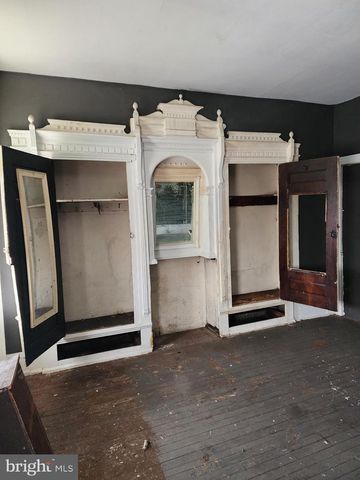 2702 RIDGE AVE, Philadelphia, PA 19121