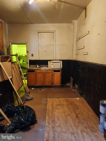 2702 RIDGE AVE, Philadelphia, PA 19121