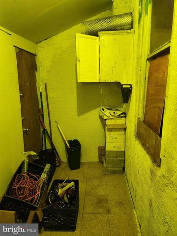 2702 RIDGE AVE, Philadelphia, PA 19121