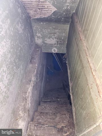 2702 RIDGE AVE, Philadelphia, PA 19121