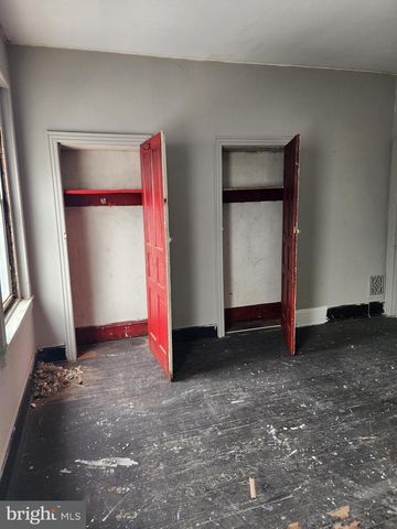 2702 RIDGE AVE, Philadelphia, PA 19121