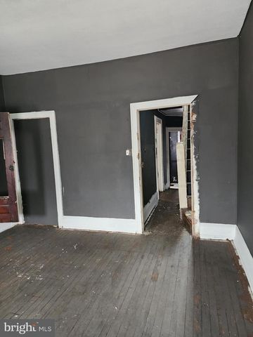 2702 RIDGE AVE, Philadelphia, PA 19121