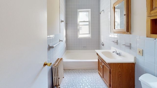 48 Oak St. 1, Dedham, MA 02026