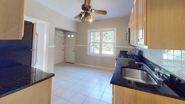 48 Oak St. 1, Dedham, MA 02026