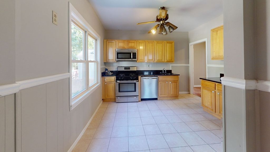 48 Oak St. 1, Dedham, MA 02026