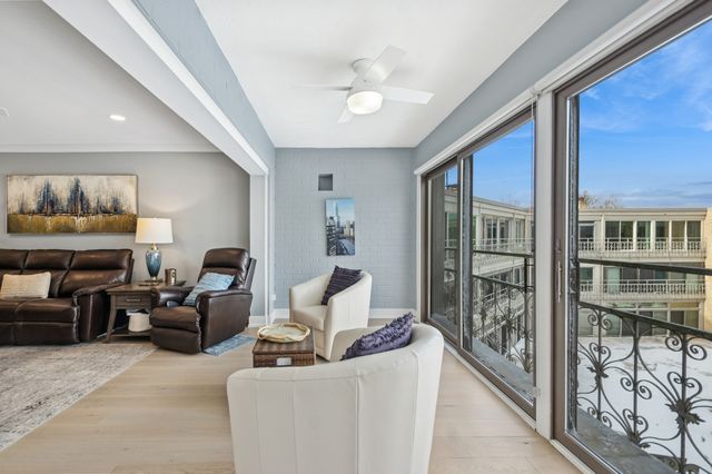 1 Dee Road N 3G, Park Ridge, IL 60068