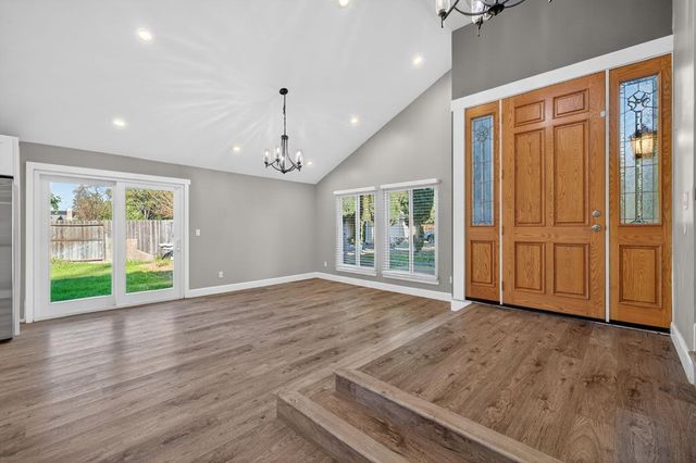 7001 Jenner Ct, Citrus Heights, CA 95610