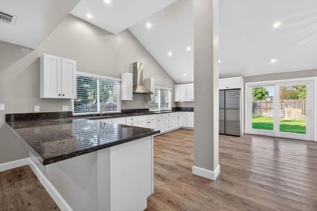 7001 Jenner Ct, Citrus Heights, CA 95610