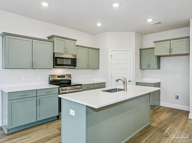 2787 Avalon St, Cantonment, FL 32533