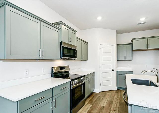 2787 Avalon St, Cantonment, FL 32533