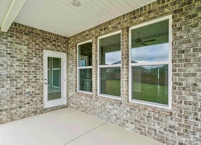 2787 Avalon St, Cantonment, FL 32533